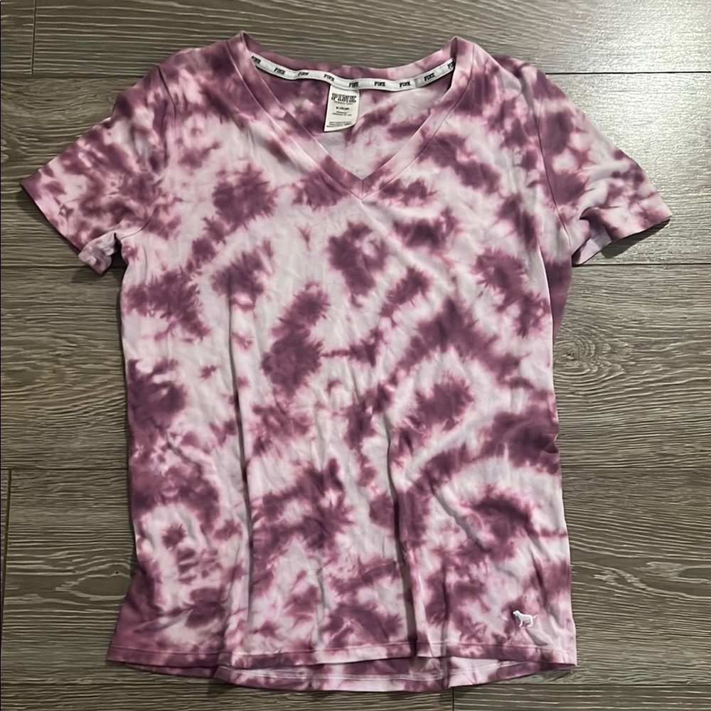 PINK Victoria's Secret Red and White Fitted Short Sleeve Tee